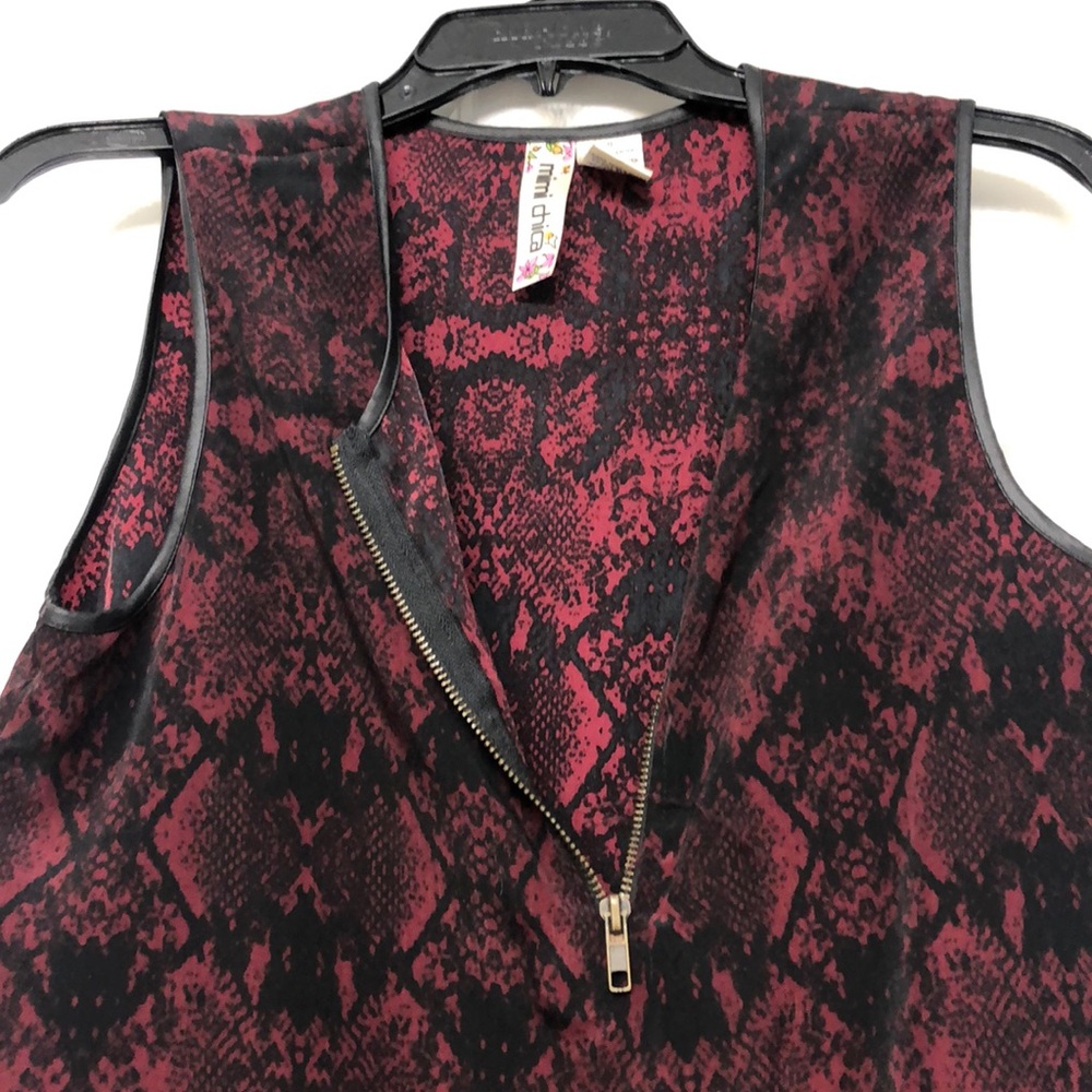VERY CUTE blouse! Like new
